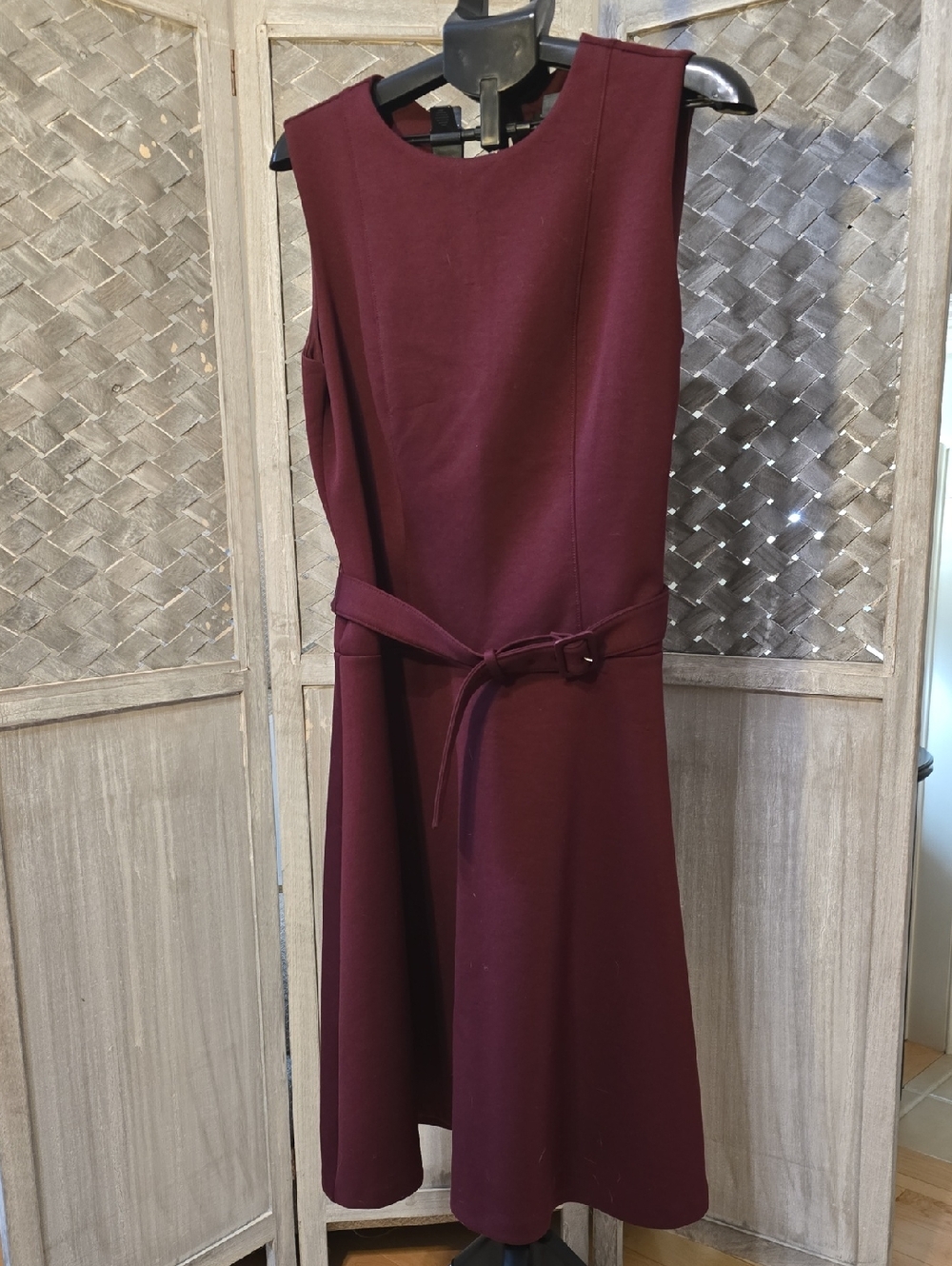 Ann Taylor Sleeveless Belted Midi Dress in Wine